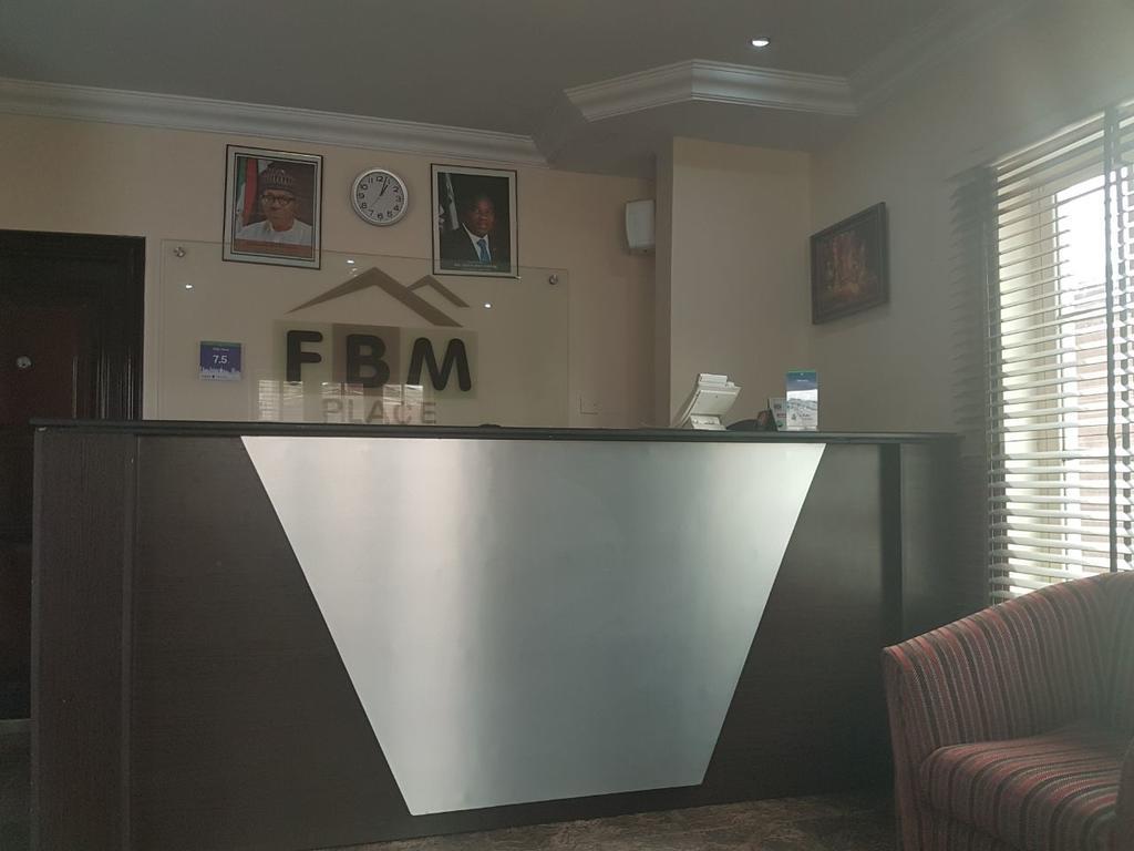 Fbm Place Guest House Agun Exteriör bild